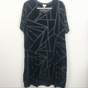 VIP KNITS BY AVENUE | Velvet Short Sleeve Dress Black Women’s Plus Size 22/24